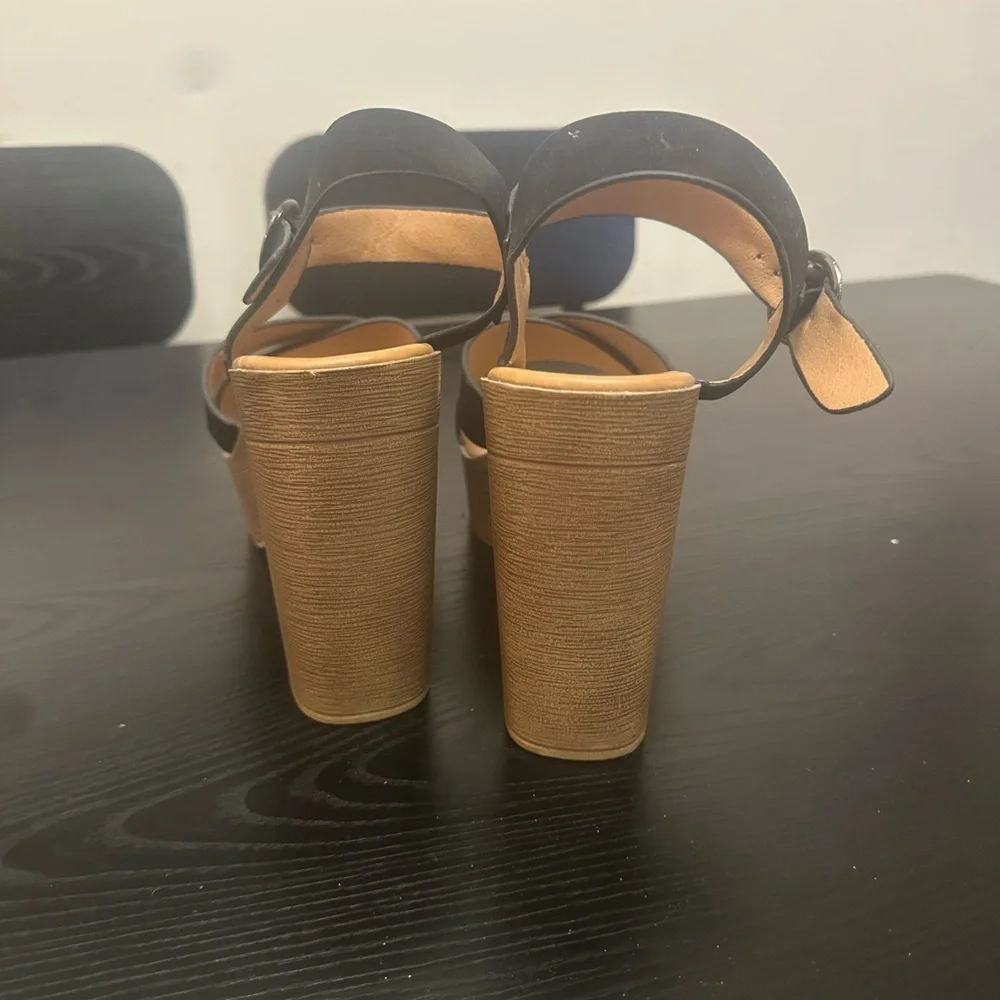 Strapped In | Black & Tan Platform Heels — Chic Retro Vibe (Size 8)